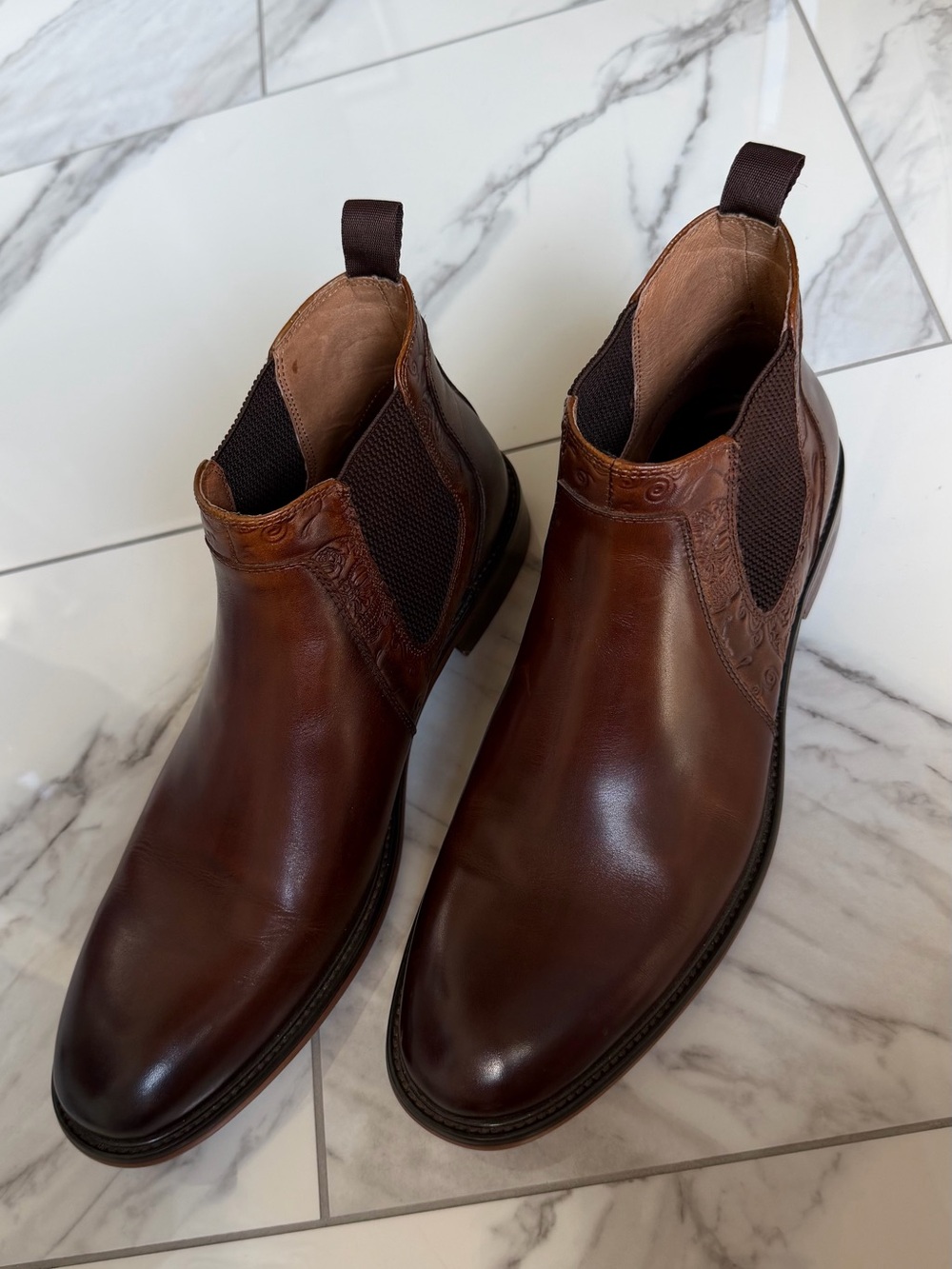 Robert Graham ESE101 Men's Brown Leather
Chelsea Boots Size 9